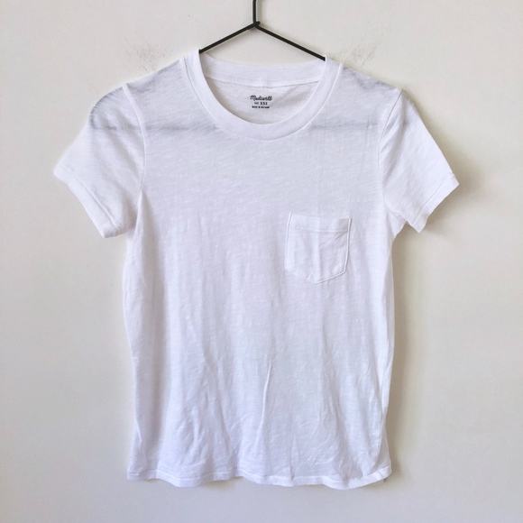 Madewell Tops - NWT Madewell pocket crew tee Madewell Tops - NWT Madewell pocket crew tee